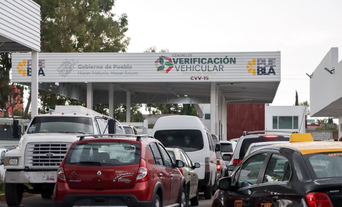 El calendario de verificación del segundo semestre de 2023 está a pocos días de concluir | Foto: Es Imagen para El Universal Puebla