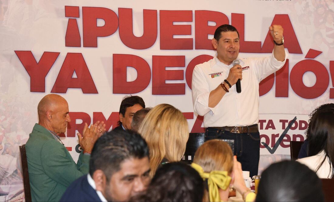 Alejandro Armenta se reunió con campeones mundiales y nacionales de diferentes disciplinas deportivas | Foto: Especial