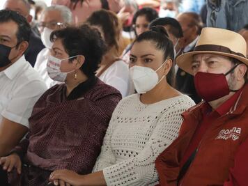 Reaparece Claudia Rivera en evento de Morena