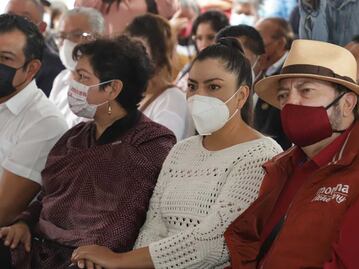 Reaparece Claudia Rivera en evento de Morena