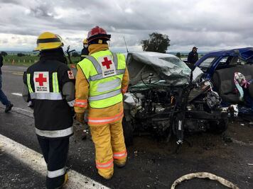 Mueren siete personas prensadas tras choque frontal en la Amozoc-Perote