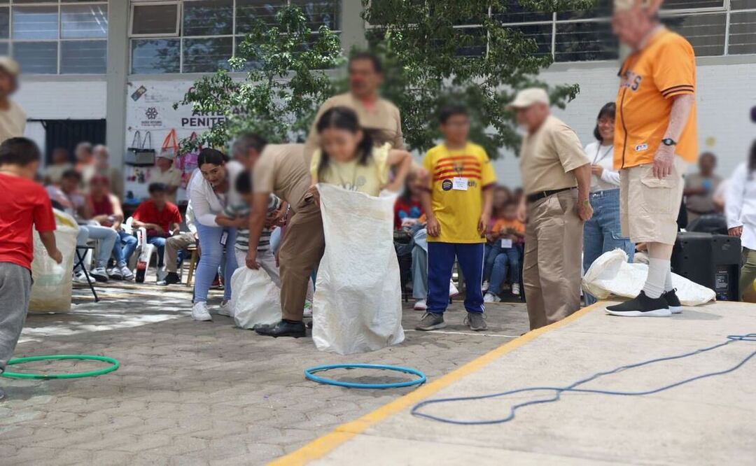 Durante los festejos colaboraron la Comisión Estatal de Derechos Humanos y representantes del sector educativo | Foto: SSP