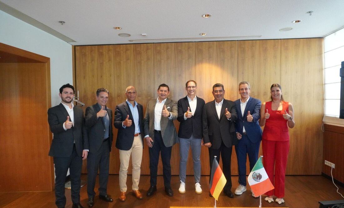 Las autoridades de Puebla concluyeron este viernes su gira por Alemania | Foto: Especial