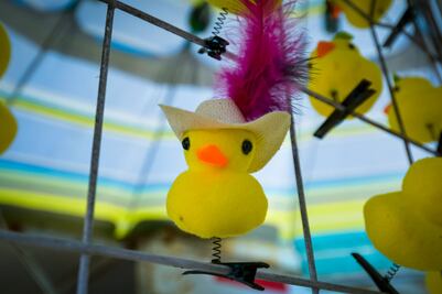 Por esta razón es tendencia usar patitos en la cabeza