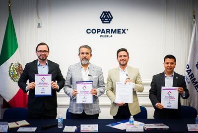 Tony Gali presenta agenda legislativa al sector empresarial de Puebla