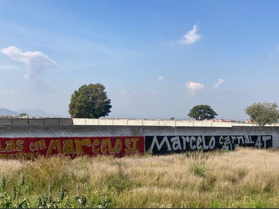 Una barda de respaldo a Ebrard en el municipio de Cuautlancingo  Foto: NoticiaPorque