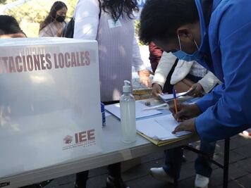 Con aglomeraciones inicia registro de candidatos a juntas auxiliares de Puebla