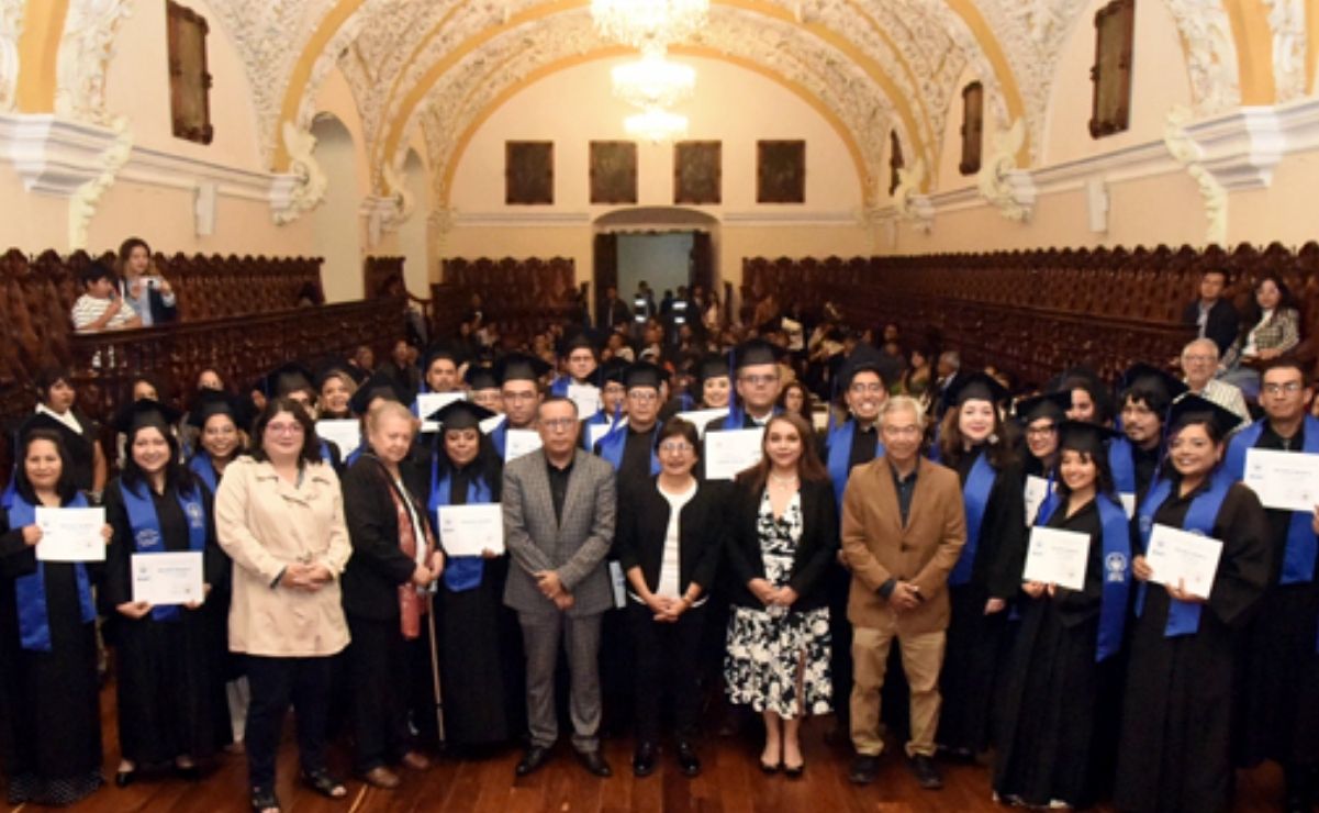 Lilia Cedillo preside graduación de la Maestría en Educación Superior