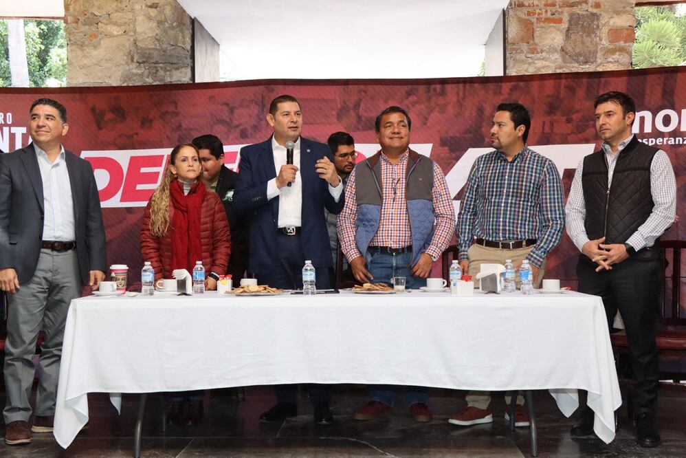Alejandro Armenta continúa con reuniones de las estructuras de Morena | Foto: Especial