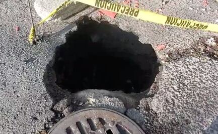 ¡Cuidado! Hay un socavón de 3 metros en el Bulevar 5 de Mayo