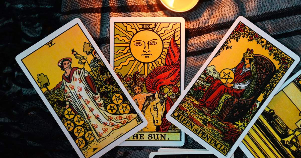 Los bloqueos energéticos pueden impedir que te comuniques efectivamente con el tarot y sus predicciones.

Foto: Producción El Universal Puebla