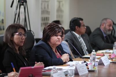 Comparece secretaria de Salud en el Congreso Local