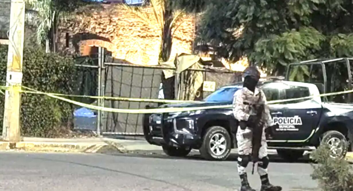 La presencia de las autoridades fue crucial para controlar el caos y comenzar las investigaciones sobre el incidente.
Foto: Producción El Universal Puebla