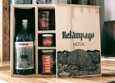 Estos son los mejores mezcales hechos en Puebla para regalar en Navidad