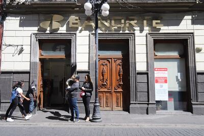 ¿Abrirán los bancos en Puebla el Jueves y Viernes Santo?