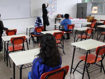 Cuarta ola de Covid. Continuarán clases presenciales en Puebla