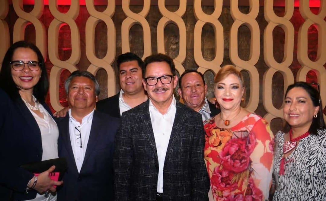 Ignacio Mier Velazco organizó un encuentro con ex diputados poblanos | Foto: Especial