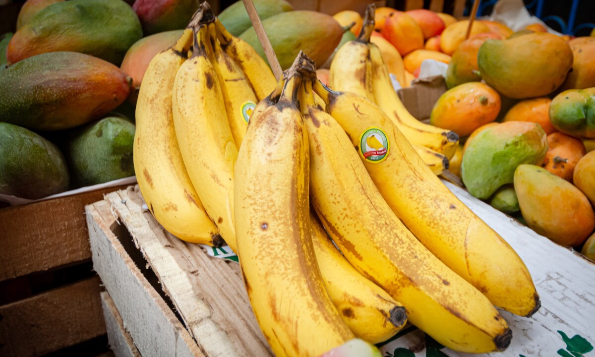 El plátano es una fruta de consumo popular / Foto: EsImagen