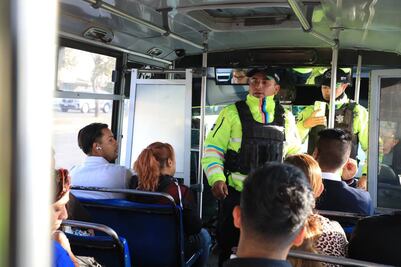 Mantienen operativos de seguridad en transporte público en Puebla