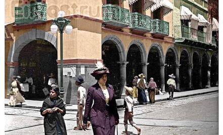 VIDEO. Poblanos aseguran la existencia de viajeros en el tiempo en el Centro Histórico