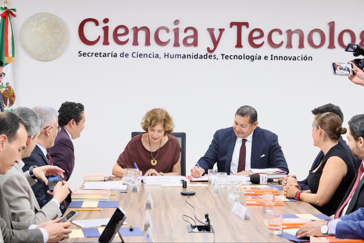 Alejandro Armenta signa convenio con gobierno federal en materia de ciencia y tecnología | Fotos: Gobierno del Estado