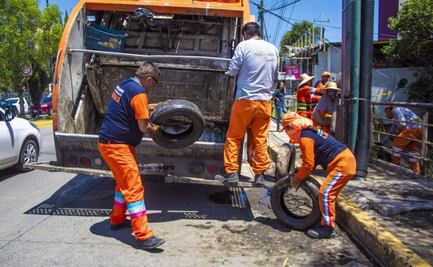 Retira el Servicio de Limpia 11 toneladas de llantas del Río Atoyac