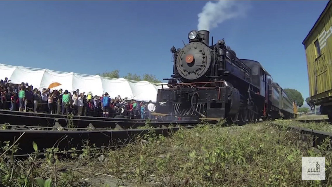 Así es el recital en Puebla donde músicos tocan con una locomotora