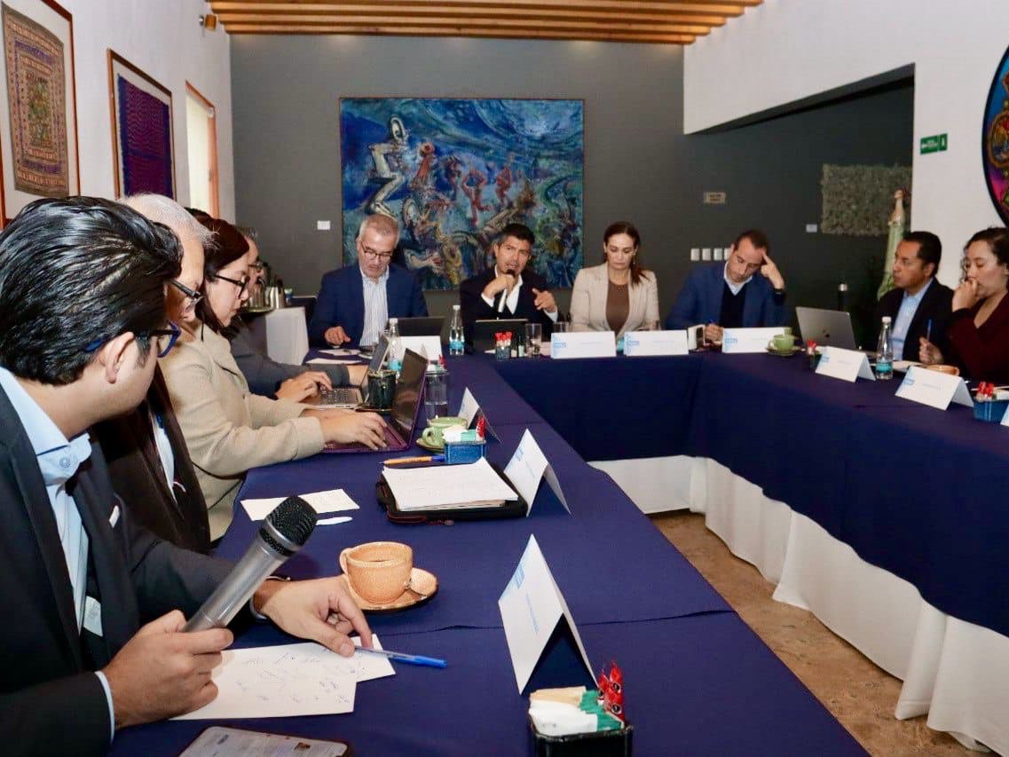Lalo Rivera encabezó un foro con expertos | Fotos Especiales