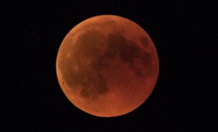 Eclipse. Trifecta de "superluna roja" no ocurría desde hace unos seis años