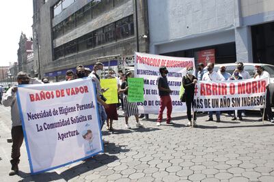 Propietarios y trabajadores de baños públicos insisten en reapertura