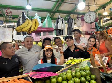 Rafael Cañedo recorre el Mercado Zapata y propone dignificar esos centros comerciales