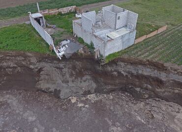 Socavón Puebla. Deslaves amplían los ejes del hundimiento