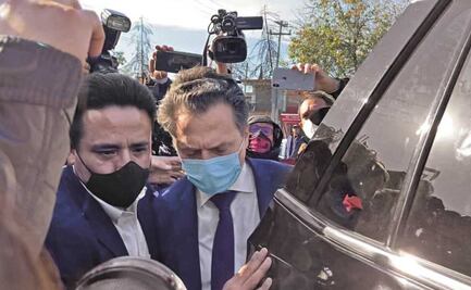 Lozoya cambió el traje sastre por el uniforme beige