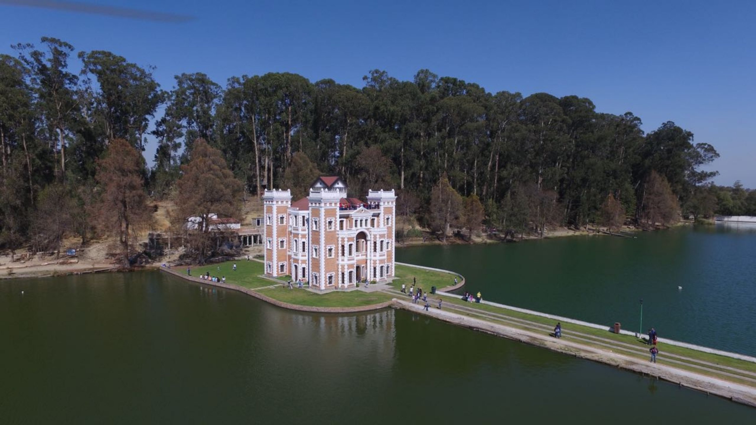 Dentro del castillo de Gillow se vivieron varias controversias | Foto: EsImagen