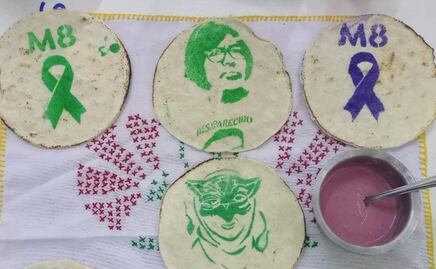 Rinden homenaje a mujeres destacadas con tortillas feministas en Puebla