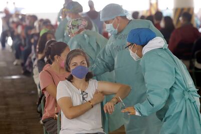 Inicia vacunación para mayores de 50 en 40 municipios de Puebla