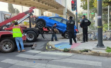 Muere joven tras chocar y caer 10 metros a una barranca de Prados Agua Azul