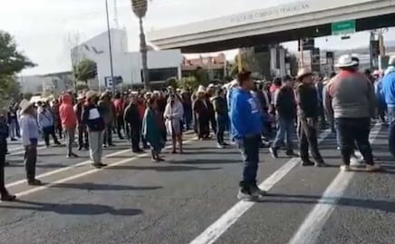 Manifestantes de Coyomeapan cierran la caseta de Tehuacán