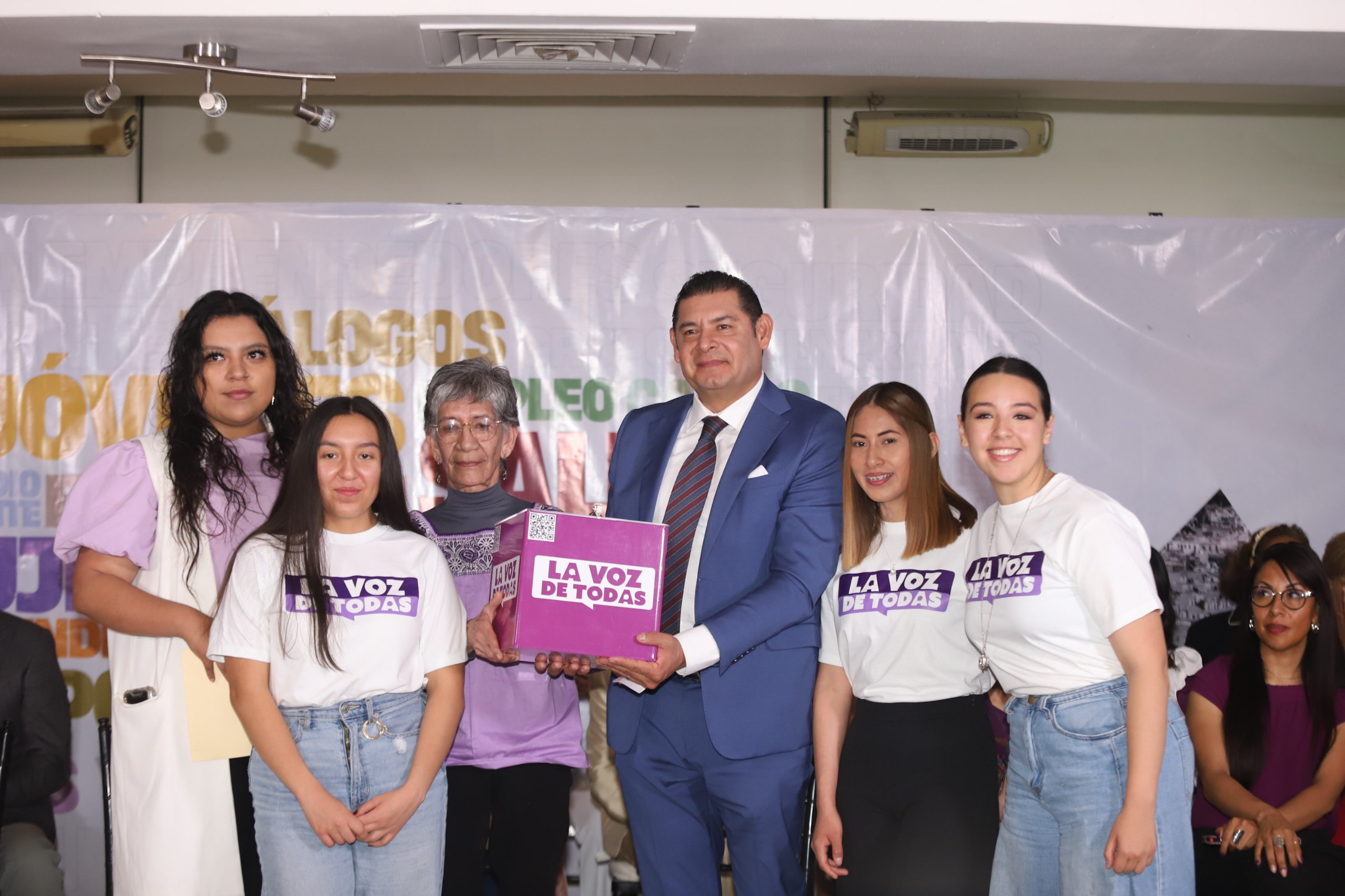 Alejandro Armenta alista su registro como candidato de Morena para la gubernatura de Puebla