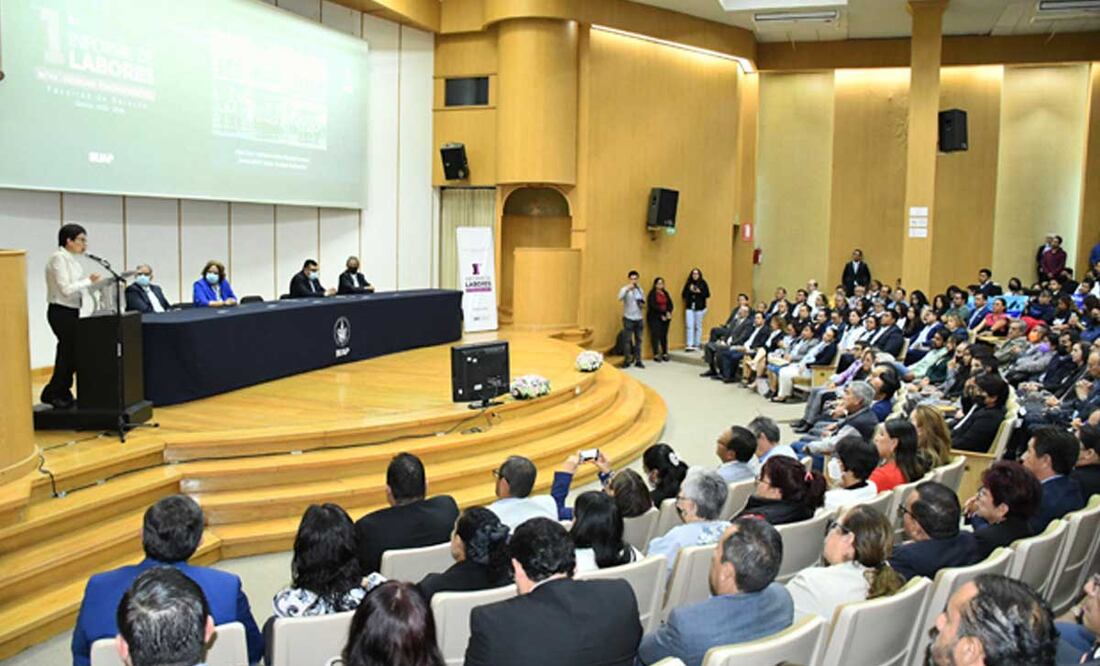 La Rectora Lilia Cedillo agradeció a los estudiantes por su entusiasmo | Foto: BUAP