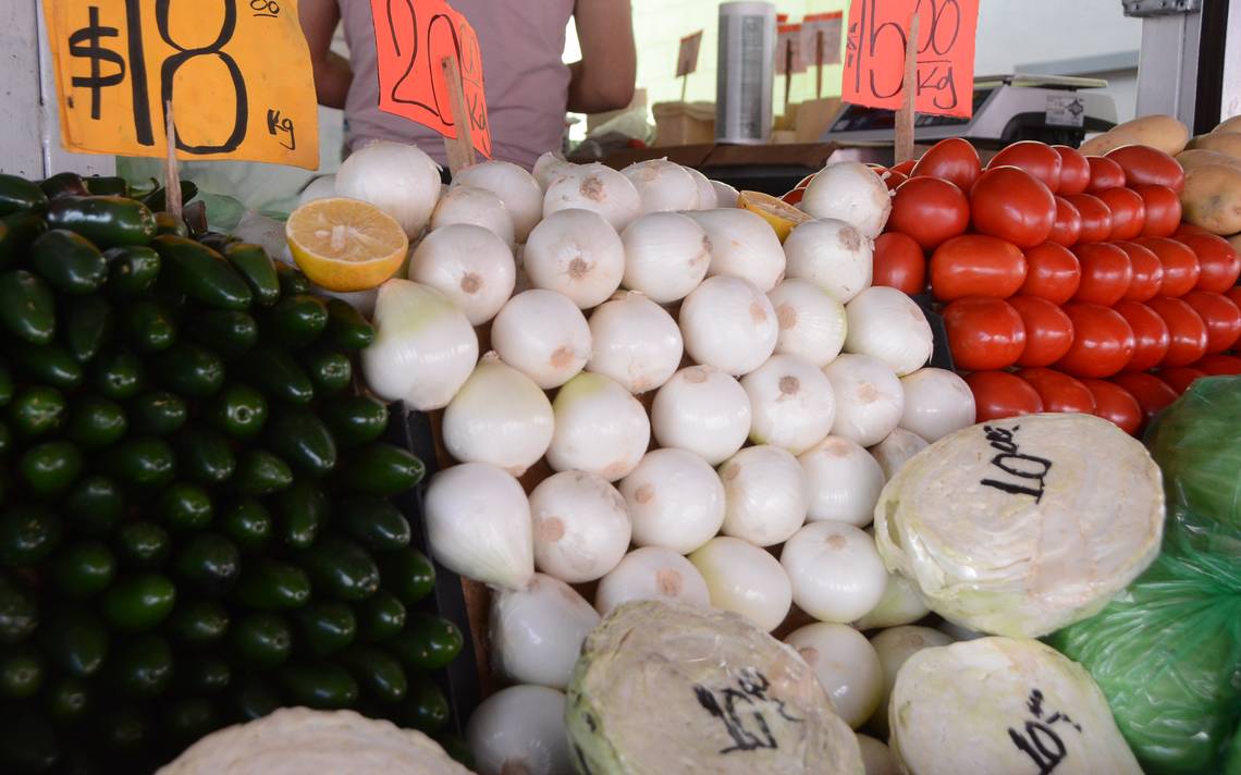 Este fenómeno afecta el poder adquisitivo de las personas y puede ser influenciado por una variedad de factores, incluyendo la política monetaria, fluctuaciones en los precios internacionales de materias primas y cambios en la oferta y demanda interna.

Foto: Producción El Universal Puebla