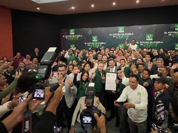 Alejandro Armenta recibe constancia del PVEM como Coordinador de Defensa de la 4T