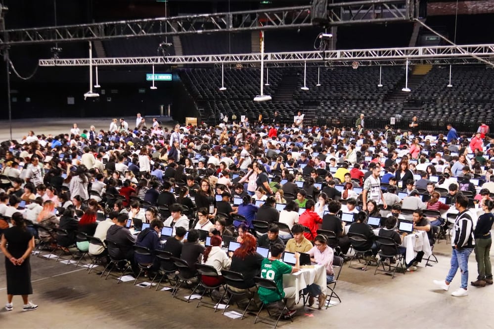 La UNAM detectó 22 intentos de trampa durante el examen de control | Foto: EsImagen