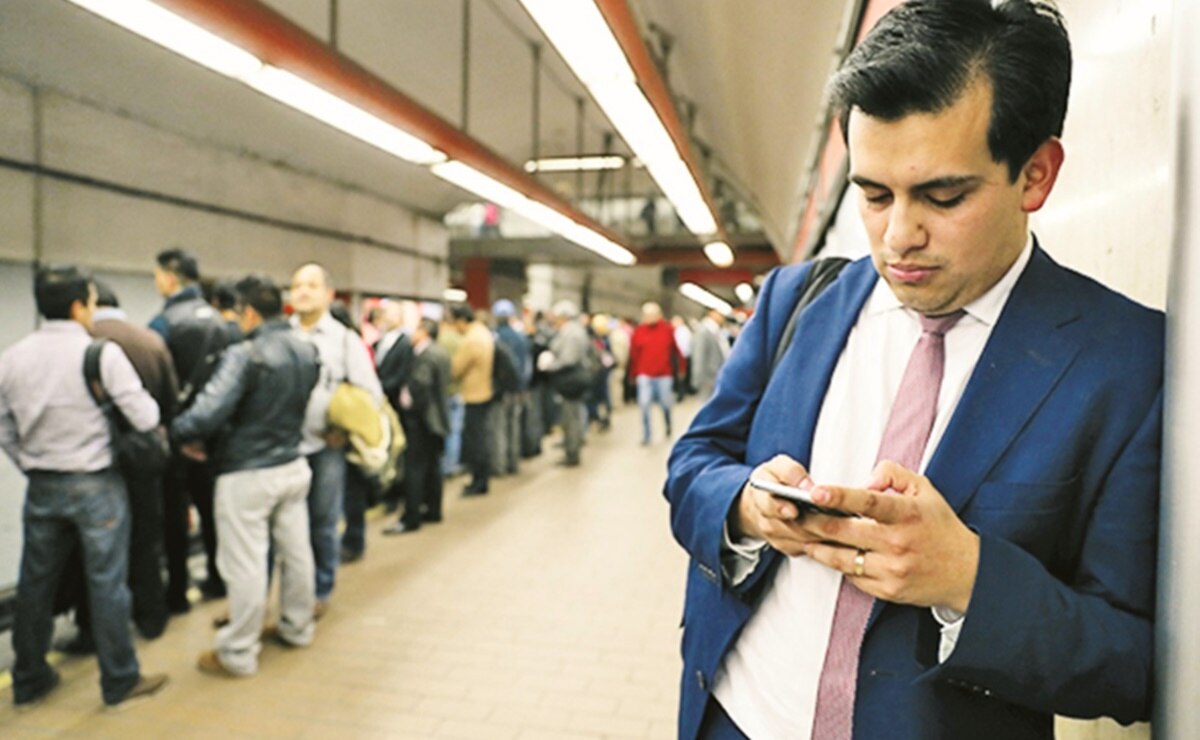 Juez otorga primer freno a usuario contra padrón de celulares con datos biométricos