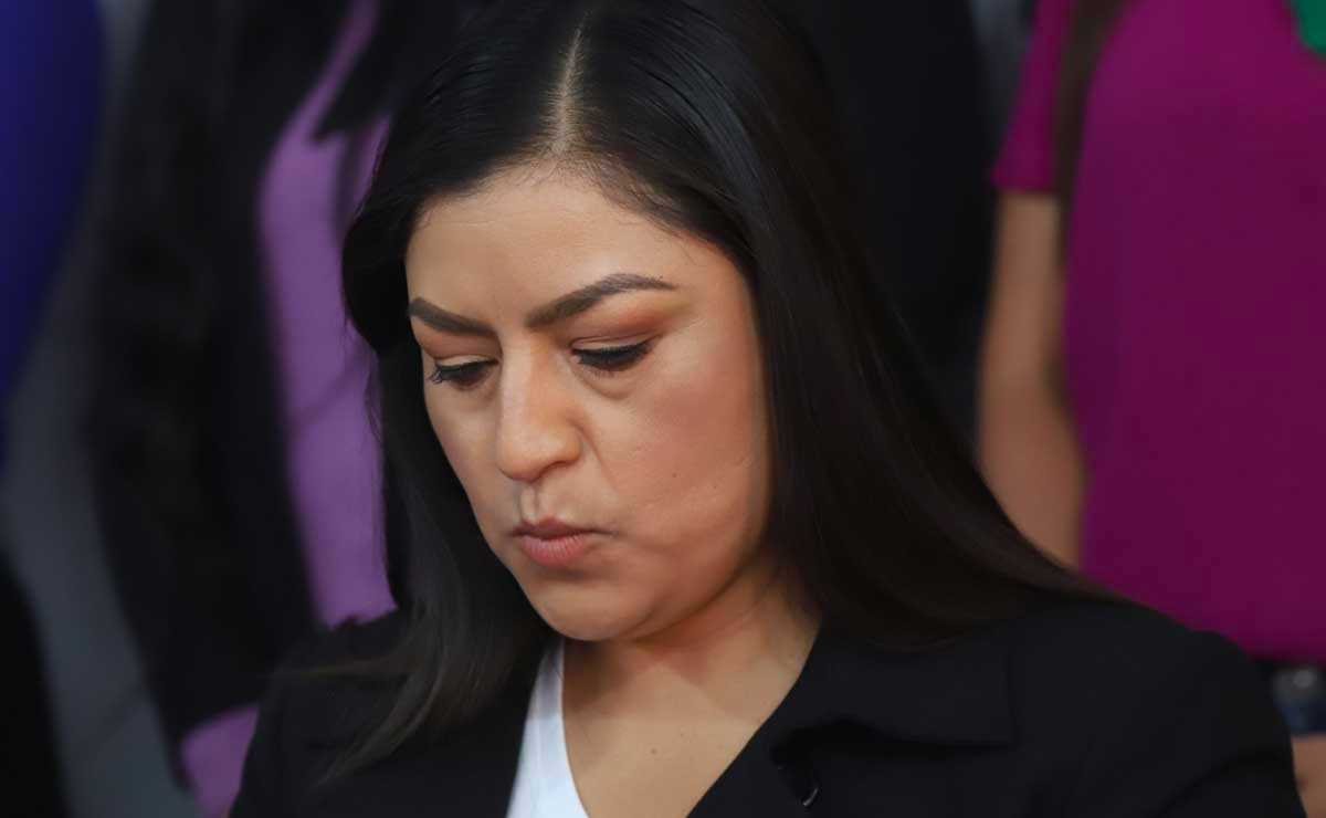 Asegura Claudia Rivera que no levanta manos ni aspira por ahora a la gubernatura