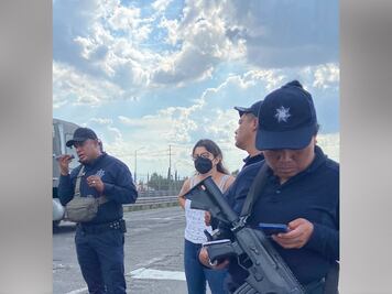Retienen policías de Puebla a Estefanía Veloz  y tras tuit la liberan 