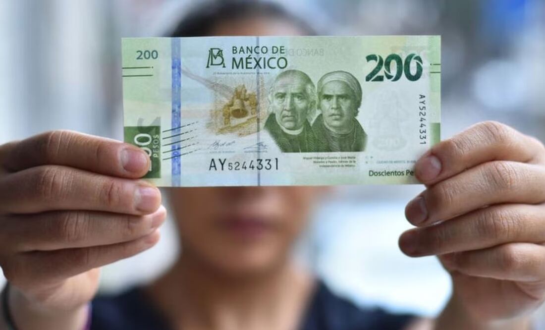 Peso impone nuevo récord frente al dólar