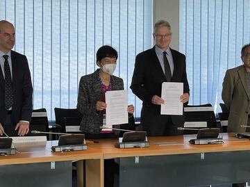 Lilia Cedillo firma convenio con el CERN para la construcción de nuevo acelerador de partículas