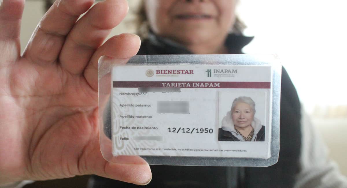 La tarjeta INAPAM 2024 ofrece una serie de beneficios gratuitos que son de gran utilidad para los adultos mayores, facilitando el acceso a descuentos y oportunidades laborales, así como apoyo en cuestiones legales y más. 

Foto: Producción El Universal Puebla
