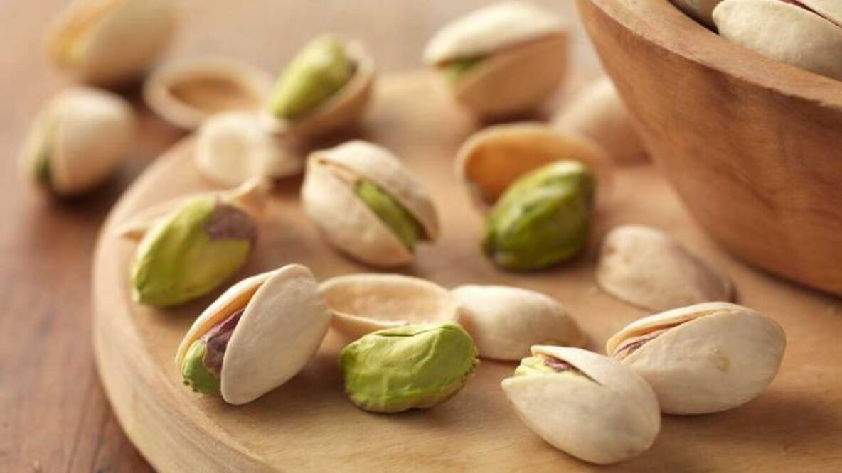 La evidencia científica sugiere que comer onza y media de nueces como parte de una dieta baja en grasas saturadas y colesterol puede reducir el riesgo de enfermedades cardíacas.

Foto: Producción El Universal